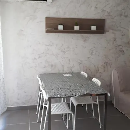 아파트 Climatise T1 A Hyeres, Dans Avec Gardien, Calme, Parking, Wifi 히에레