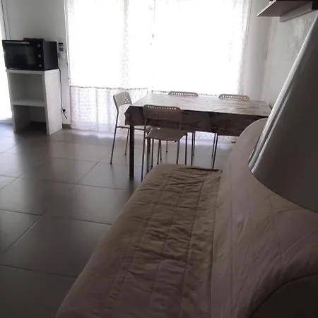 아파트 Climatise T1 A Hyeres, Dans Avec Gardien, Calme, Parking, Wifi *